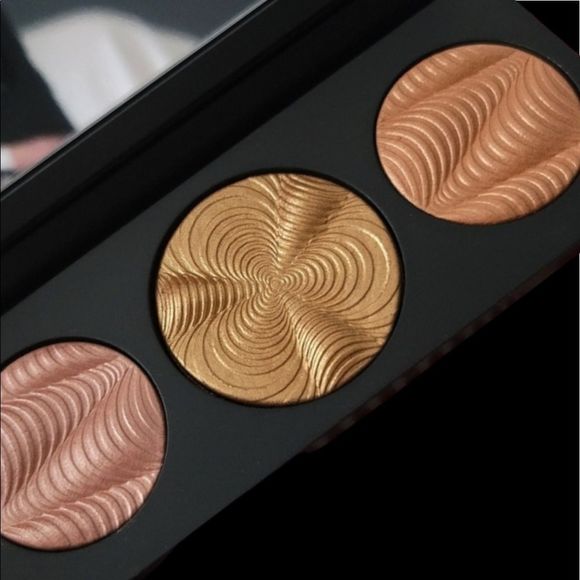 M•A•C Fortune Teller~ Step Bright Up Extra Dimension Highlighter/ Bronzer - Picture 4 of 7